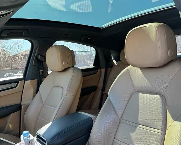 Сірий Порше Cayenne Coupe, об'ємом двигуна 4 л та пробігом 57 тис. км за 99800 $, фото 20 на Automoto.ua
