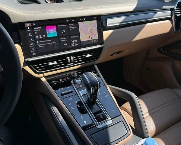 Сірий Порше Cayenne Coupe, об'ємом двигуна 4 л та пробігом 57 тис. км за 99800 $, фото 28 на Automoto.ua