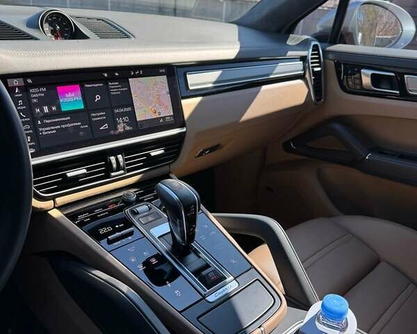 Сірий Порше Cayenne Coupe, об'ємом двигуна 4 л та пробігом 57 тис. км за 99800 $, фото 29 на Automoto.ua