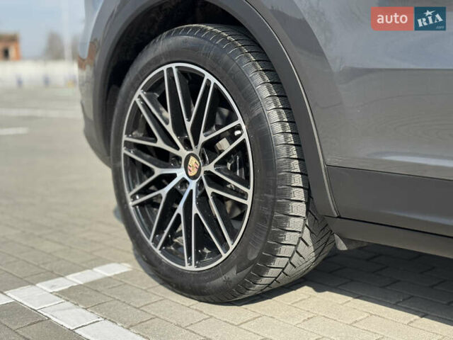 Серый Порше Cayenne Coupe, объемом двигателя 3 л и пробегом 57 тыс. км за 77000 $, фото 19 на Automoto.ua