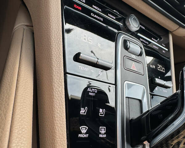 Серый Порше Cayenne Coupe, объемом двигателя 3 л и пробегом 57 тыс. км за 77000 $, фото 39 на Automoto.ua