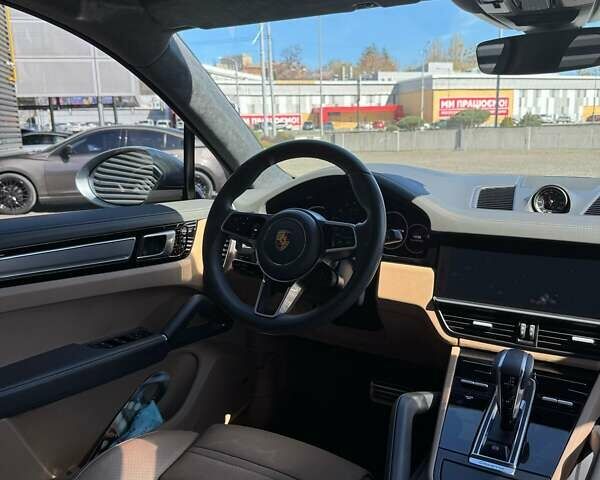 Серый Порше Cayenne Coupe, объемом двигателя 4 л и пробегом 57 тыс. км за 105000 $, фото 18 на Automoto.ua