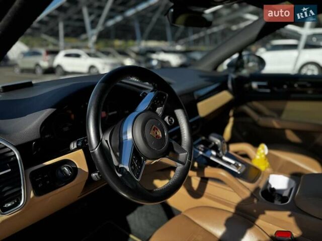 Серый Порше Cayenne Coupe, объемом двигателя 3 л и пробегом 102 тыс. км за 98000 $, фото 11 на Automoto.ua
