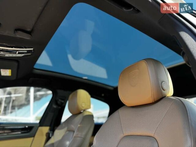 Серый Порше Cayenne Coupe, объемом двигателя 3 л и пробегом 102 тыс. км за 98000 $, фото 16 на Automoto.ua