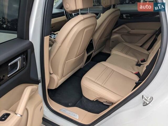 Сірий Порше Cayenne Coupe, об'ємом двигуна 3 л та пробігом 84 тис. км за 74500 $, фото 10 на Automoto.ua