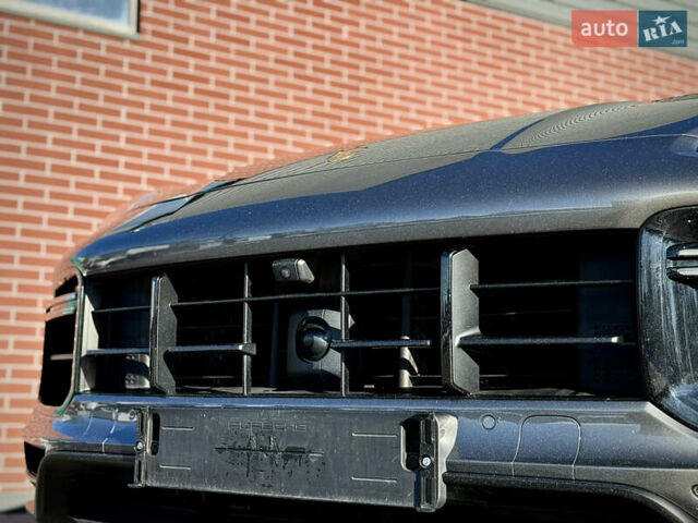 Серый Порше Cayenne Coupe, объемом двигателя 4 л и пробегом 34 тыс. км за 99900 $, фото 2 на Automoto.ua