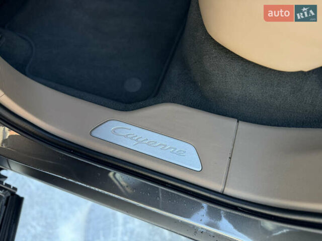 Серый Порше Cayenne Coupe, объемом двигателя 4 л и пробегом 34 тыс. км за 99900 $, фото 64 на Automoto.ua