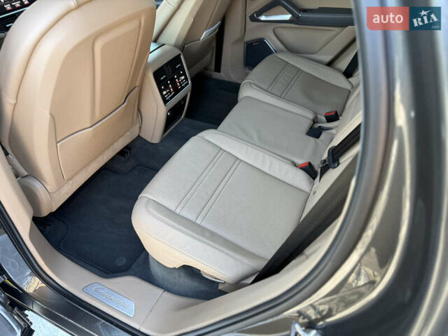 Серый Порше Cayenne Coupe, объемом двигателя 4 л и пробегом 34 тыс. км за 99900 $, фото 66 на Automoto.ua