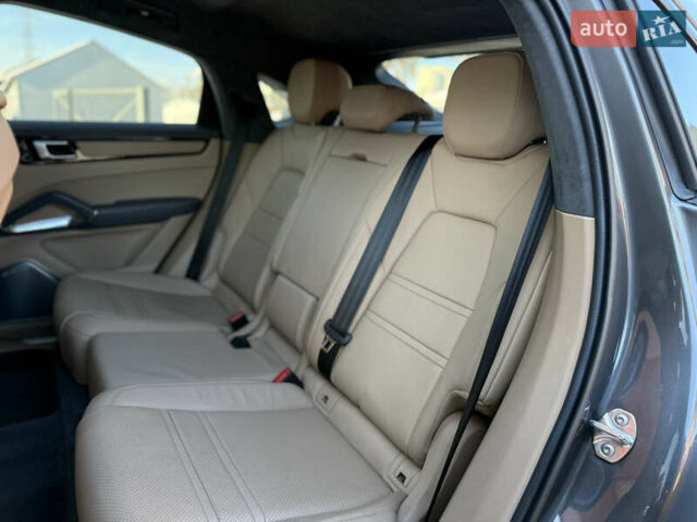 Серый Порше Cayenne Coupe, объемом двигателя 4 л и пробегом 34 тыс. км за 99900 $, фото 68 на Automoto.ua