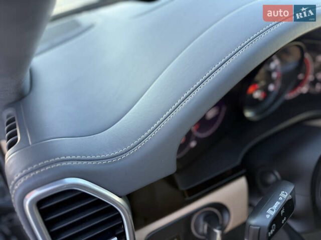 Серый Порше Cayenne Coupe, объемом двигателя 4 л и пробегом 34 тыс. км за 99900 $, фото 40 на Automoto.ua