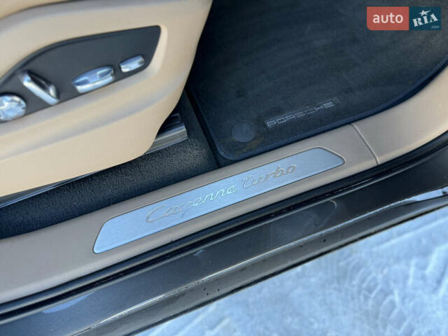 Серый Порше Cayenne Coupe, объемом двигателя 4 л и пробегом 34 тыс. км за 99900 $, фото 80 на Automoto.ua