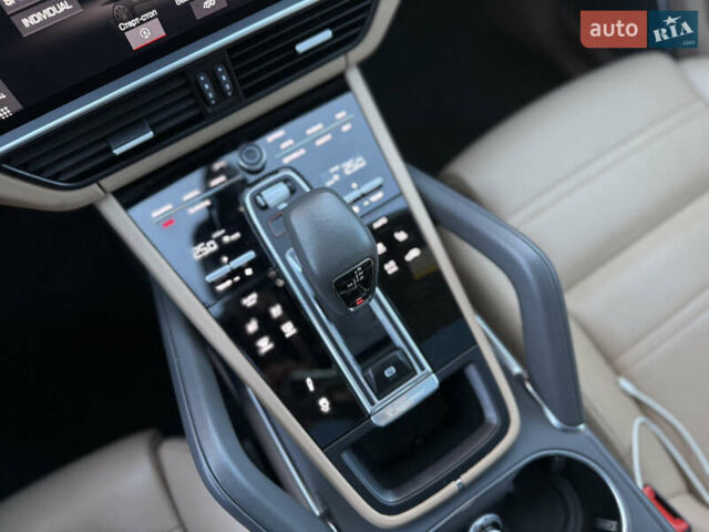 Серый Порше Cayenne Coupe, объемом двигателя 4 л и пробегом 34 тыс. км за 99900 $, фото 49 на Automoto.ua