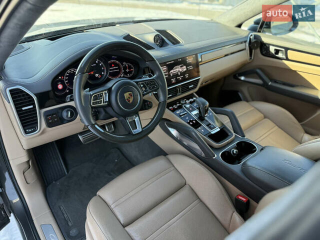 Серый Порше Cayenne Coupe, объемом двигателя 4 л и пробегом 34 тыс. км за 99900 $, фото 42 на Automoto.ua