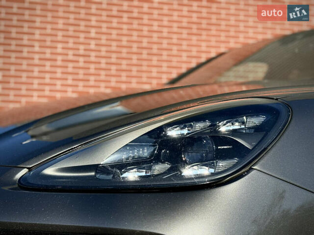 Серый Порше Cayenne Coupe, объемом двигателя 4 л и пробегом 34 тыс. км за 99900 $, фото 3 на Automoto.ua