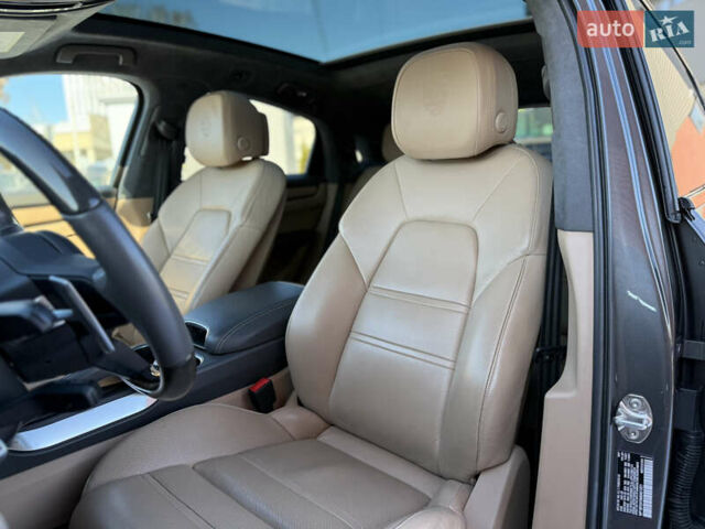 Серый Порше Cayenne Coupe, объемом двигателя 4 л и пробегом 34 тыс. км за 99900 $, фото 35 на Automoto.ua
