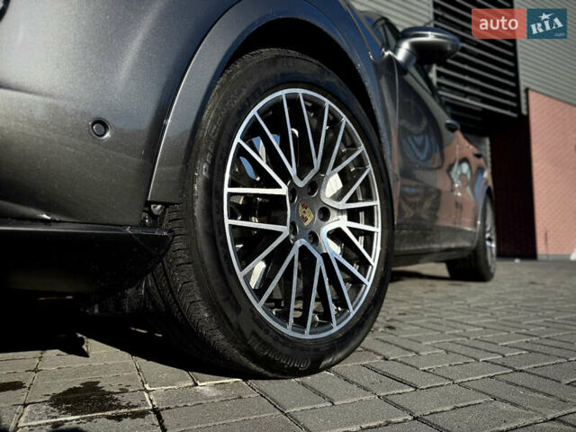 Серый Порше Cayenne Coupe, объемом двигателя 4 л и пробегом 34 тыс. км за 99900 $, фото 5 на Automoto.ua