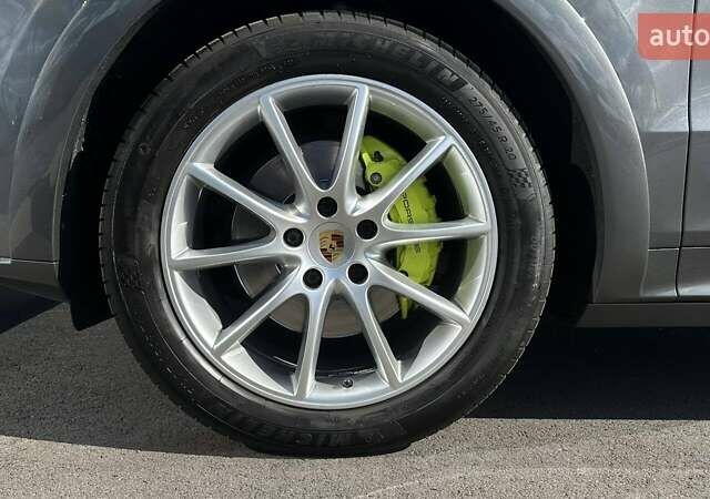Серый Порше Cayenne Coupe, объемом двигателя 3 л и пробегом 68 тыс. км за 89450 $, фото 13 на Automoto.ua