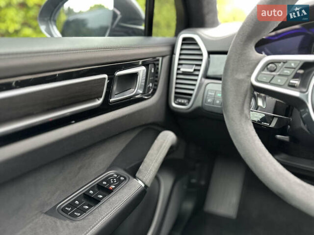 Серый Порше Cayenne Coupe, объемом двигателя 4 л и пробегом 56 тыс. км за 99000 $, фото 27 на Automoto.ua