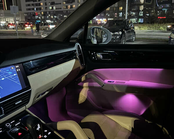 Серый Порше Cayenne Coupe, объемом двигателя 3 л и пробегом 61 тыс. км за 86500 $, фото 11 на Automoto.ua