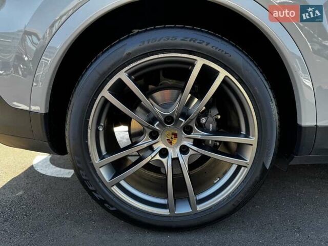 Серый Порше Cayenne Coupe, объемом двигателя 3 л и пробегом 102 тыс. км за 98000 $, фото 19 на Automoto.ua
