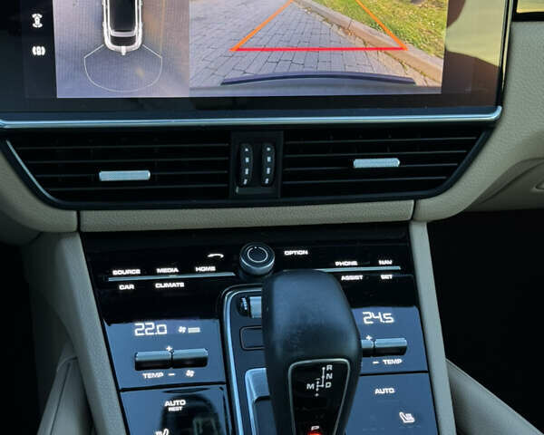 Серый Порше Cayenne Coupe, объемом двигателя 3 л и пробегом 61 тыс. км за 86500 $, фото 5 на Automoto.ua