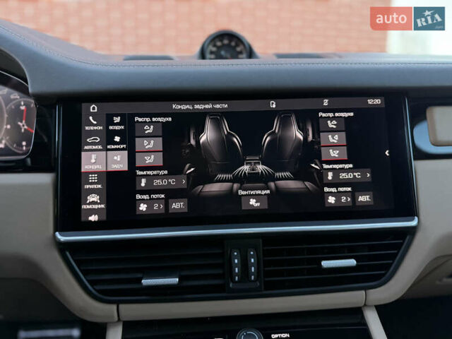 Серый Порше Cayenne Coupe, объемом двигателя 4 л и пробегом 34 тыс. км за 99900 $, фото 59 на Automoto.ua