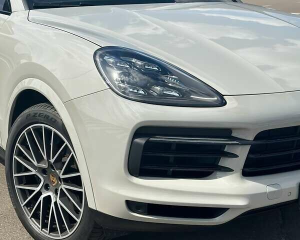 Сірий Порше Cayenne Coupe, об'ємом двигуна 3 л та пробігом 35 тис. км за 105000 $, фото 3 на Automoto.ua