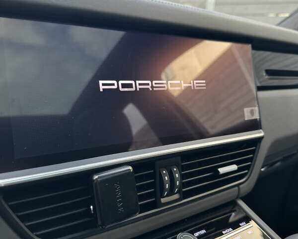 Серый Порше Cayenne Coupe, объемом двигателя 4 л и пробегом 14 тыс. км за 120000 $, фото 15 на Automoto.ua