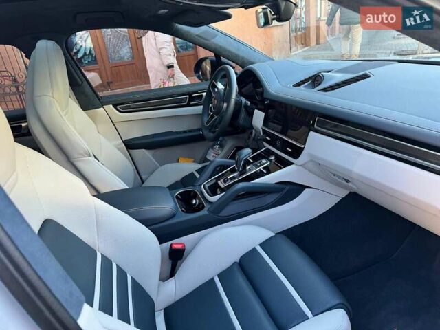 Серый Порше Cayenne Coupe, объемом двигателя 4 л и пробегом 17 тыс. км за 135000 $, фото 1 на Automoto.ua