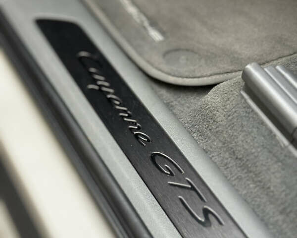 Серый Порше Cayenne Coupe, объемом двигателя 4 л и пробегом 14 тыс. км за 120000 $, фото 29 на Automoto.ua