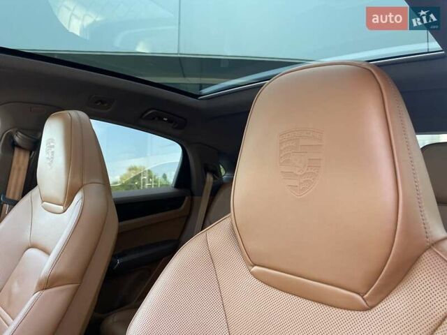 Серый Порше Cayenne Coupe, объемом двигателя 3 л и пробегом 33 тыс. км за 101384 $, фото 34 на Automoto.ua