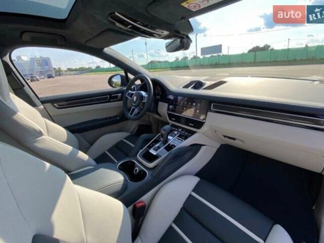 Серый Порше Cayenne Coupe, объемом двигателя 4 л и пробегом 17 тыс. км за 135000 $, фото 9 на Automoto.ua