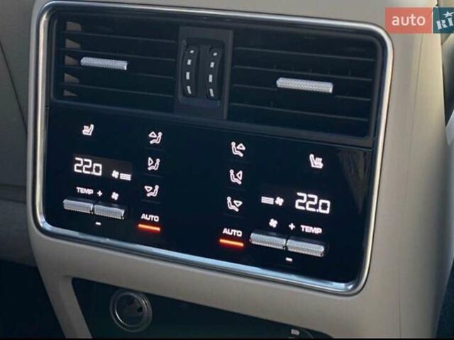 Серый Порше Cayenne Coupe, объемом двигателя 4 л и пробегом 17 тыс. км за 135000 $, фото 12 на Automoto.ua