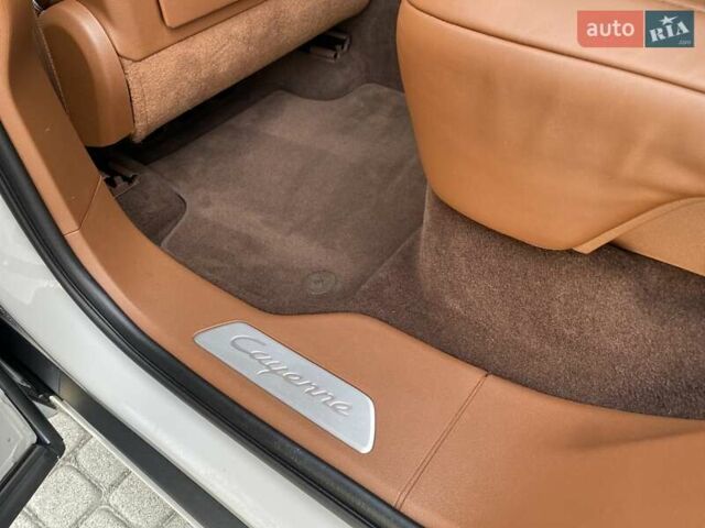 Серый Порше Cayenne Coupe, объемом двигателя 3 л и пробегом 33 тыс. км за 101384 $, фото 37 на Automoto.ua