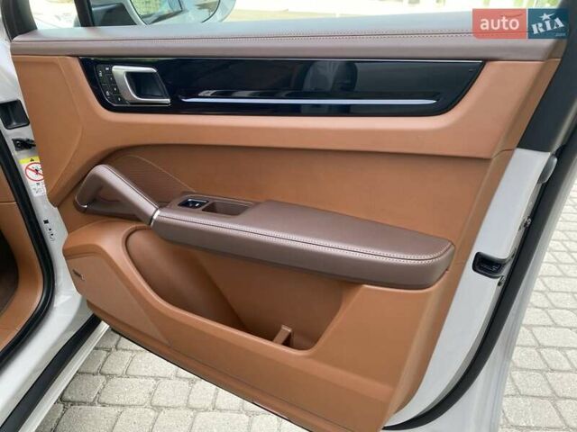 Серый Порше Cayenne Coupe, объемом двигателя 3 л и пробегом 33 тыс. км за 101384 $, фото 21 на Automoto.ua