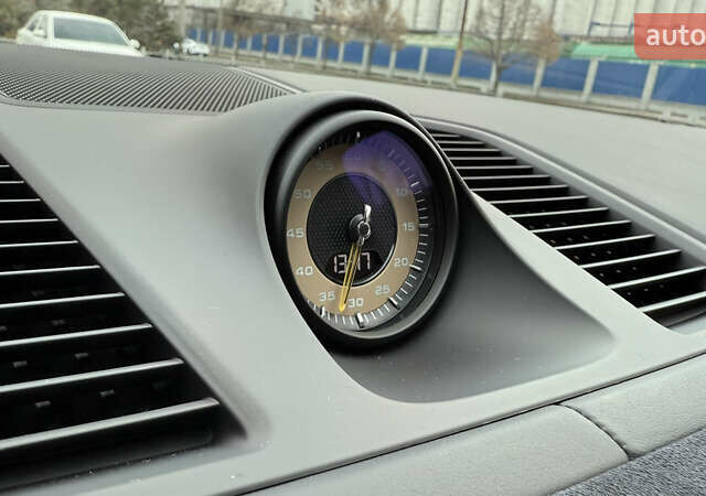 Серый Порше Cayenne Coupe, объемом двигателя 4 л и пробегом 5 тыс. км за 205000 $, фото 56 на Automoto.ua