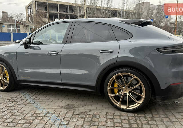 Серый Порше Cayenne Coupe, объемом двигателя 4 л и пробегом 5 тыс. км за 205000 $, фото 11 на Automoto.ua
