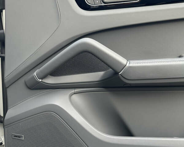 Серый Порше Cayenne Coupe, объемом двигателя 4 л и пробегом 14 тыс. км за 120000 $, фото 24 на Automoto.ua