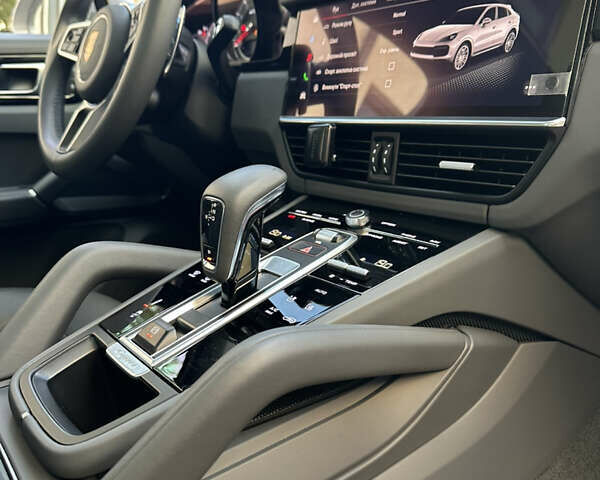 Серый Порше Cayenne Coupe, объемом двигателя 4 л и пробегом 14 тыс. км за 120000 $, фото 30 на Automoto.ua