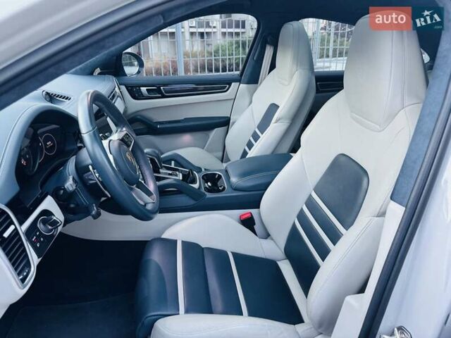 Сірий Порше Cayenne Coupe, об'ємом двигуна 4 л та пробігом 18 тис. км за 137000 $, фото 22 на Automoto.ua