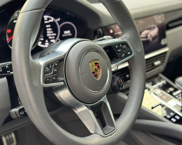 Серый Порше Cayenne Coupe, объемом двигателя 4 л и пробегом 14 тыс. км за 120000 $, фото 12 на Automoto.ua