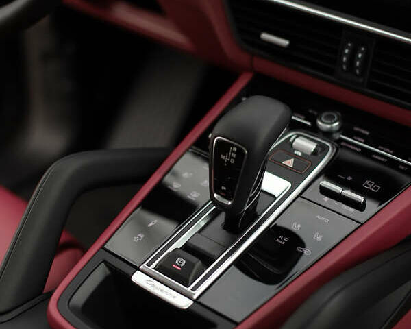 Сірий Порше Cayenne Coupe, об'ємом двигуна 3 л та пробігом 68 тис. км за 82000 $, фото 4 на Automoto.ua