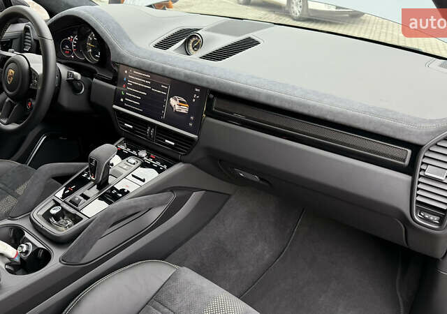 Серый Порше Cayenne Coupe, объемом двигателя 4 л и пробегом 5 тыс. км за 205000 $, фото 35 на Automoto.ua