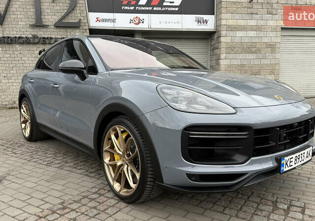 Серый Порше Cayenne Coupe, объемом двигателя 4 л и пробегом 5 тыс. км за 205000 $, фото 4 на Automoto.ua