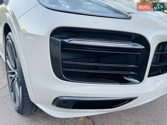 Сірий Порше Cayenne Coupe, об'ємом двигуна 4 л та пробігом 18 тис. км за 137000 $, фото 8 на Automoto.ua