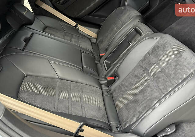 Серый Порше Cayenne Coupe, объемом двигателя 4 л и пробегом 5 тыс. км за 205000 $, фото 38 на Automoto.ua