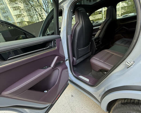 Серый Порше Cayenne Coupe, объемом двигателя 3.98 л и пробегом 43 тыс. км за 145000 $, фото 13 на Automoto.ua