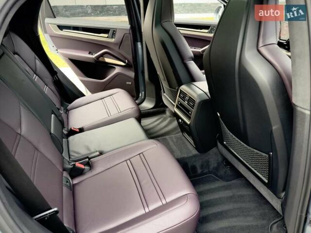 Серый Порше Cayenne Coupe, объемом двигателя 3 л и пробегом 31 тыс. км за 137700 $, фото 47 на Automoto.ua