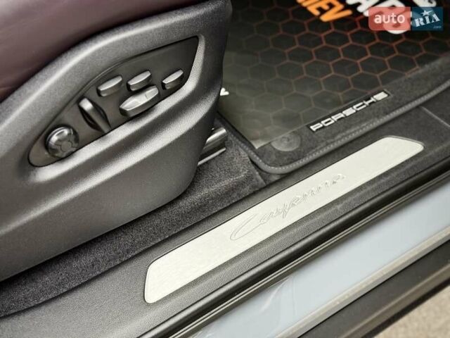 Серый Порше Cayenne Coupe, объемом двигателя 3 л и пробегом 31 тыс. км за 137700 $, фото 44 на Automoto.ua