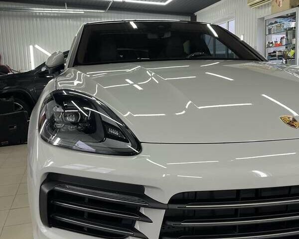 Сірий Порше Cayenne Coupe, об'ємом двигуна 3 л та пробігом 58 тис. км за 99000 $, фото 1 на Automoto.ua